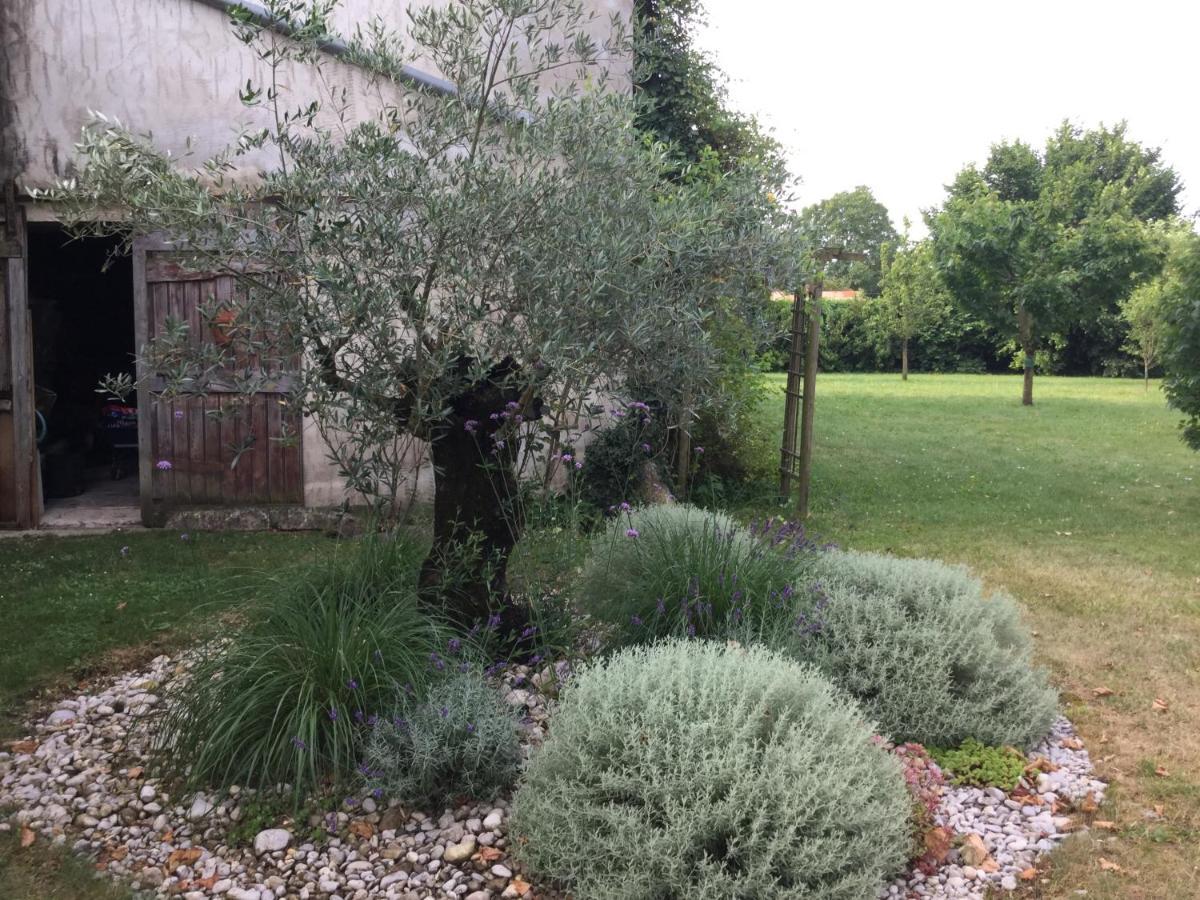 Chambres Et Roulotte De La Gentilhommiere Chazey-sur-Ain Buitenkant foto